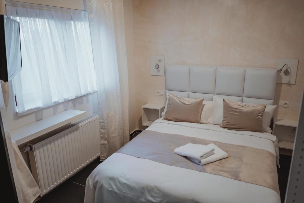 Hotel Onyx Expo Jette Eksteriør bilde