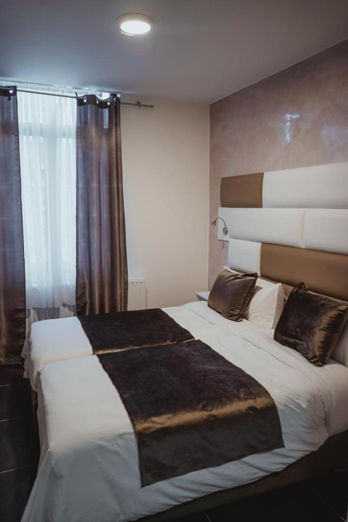 Hotel Onyx Expo Jette Eksteriør bilde