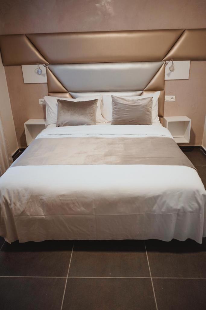 Hotel Onyx Expo Jette Eksteriør bilde